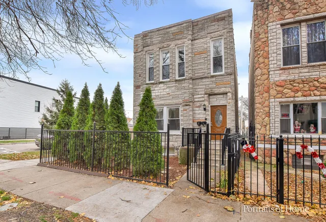 $2,300 | 3501 West Le Moyne Street, Unit 1, Chicago, IL 60651