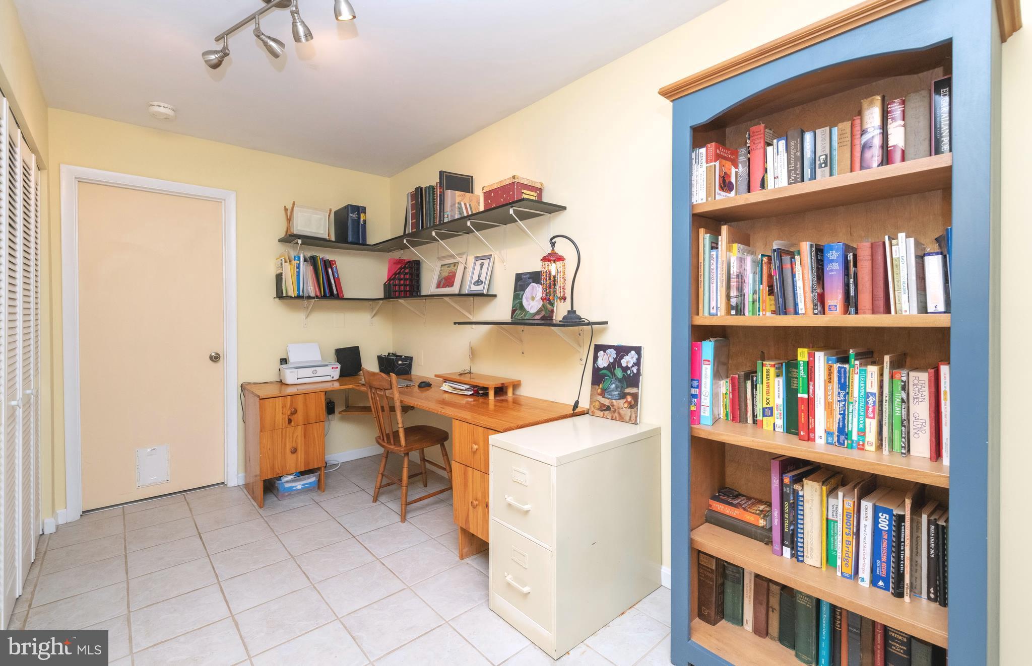 925 Waugh Chapel Road Gambrills, MD 21054 - Photo 12 of 28 Office / Den Space