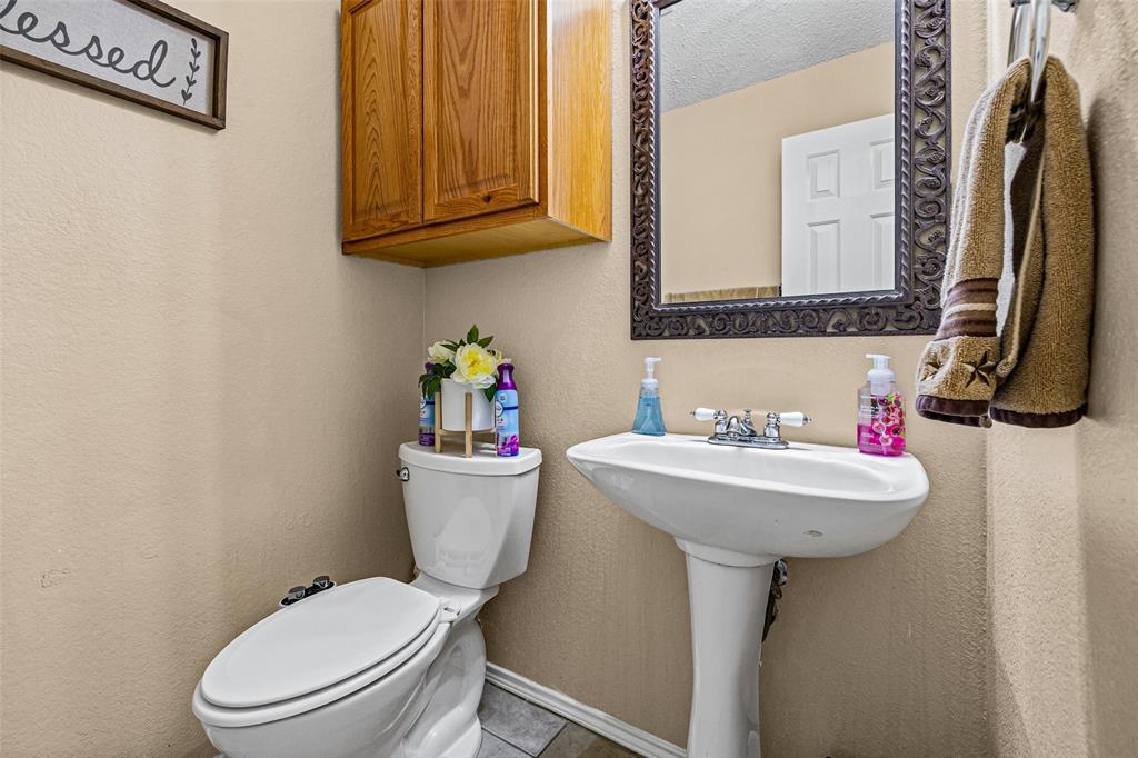 7331 Tree Ridge Court Fort Worth, TX 76133 - Photo 11 of 40