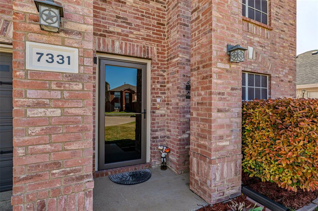 7331 Tree Ridge Court Fort Worth, TX 76133 - Photo 3 of 40