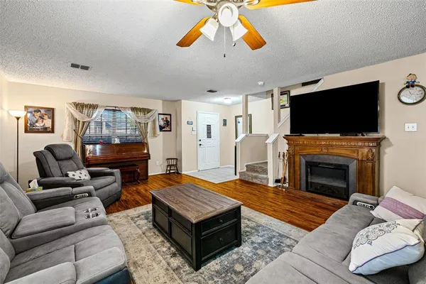 $335,000 | 7331 Tree Ridge Court, Fort Worth, TX 76133