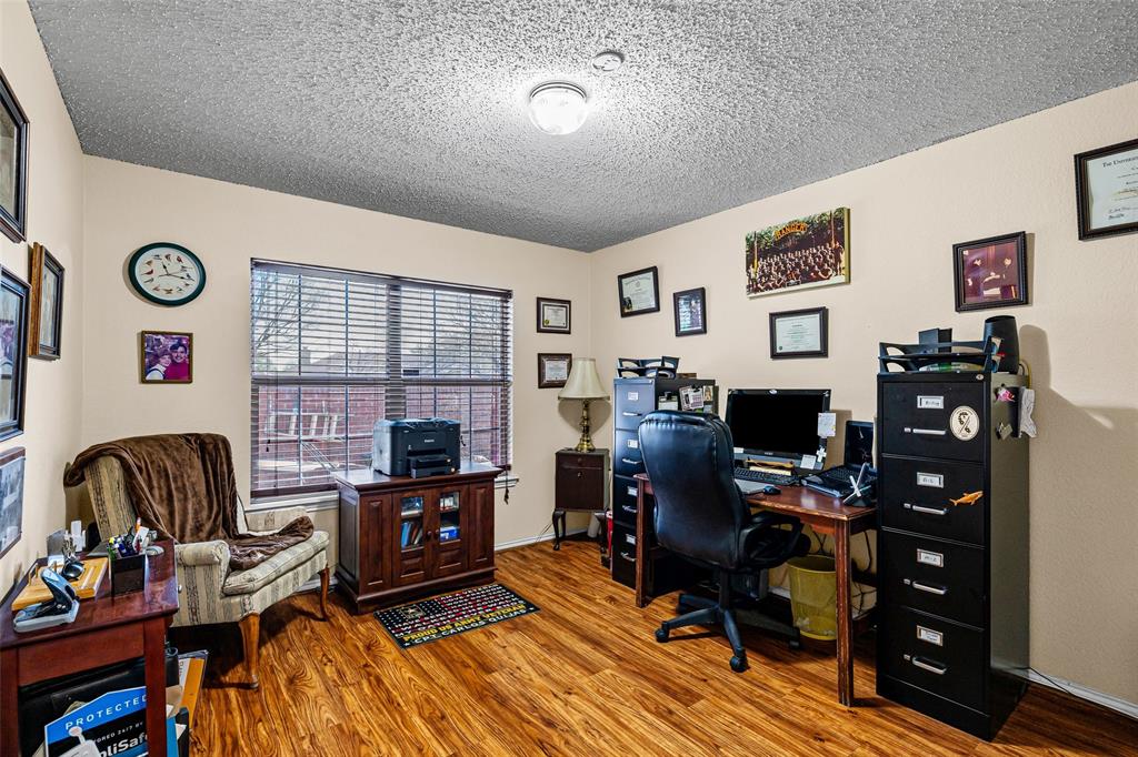 7331 Tree Ridge Court Fort Worth, TX 76133 - Photo 9 of 40