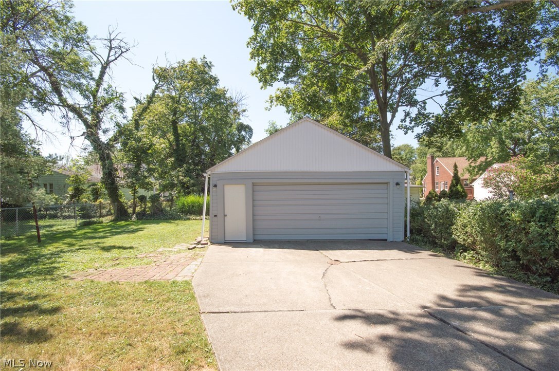 1144 Churchill Road Lyndhurst, OH 44124 - Photo 34 of 35