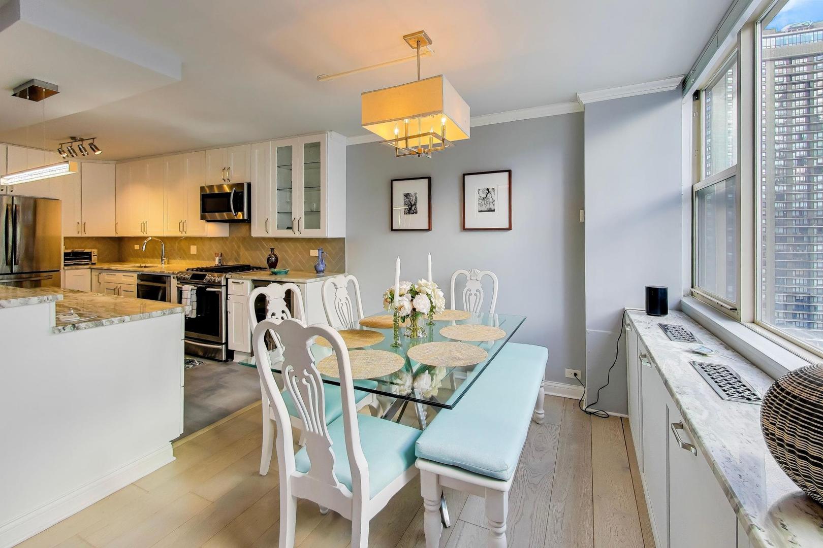 40 East Cedar Street, Unit 18B Chicago, IL 60611 - Photo 9 of 24