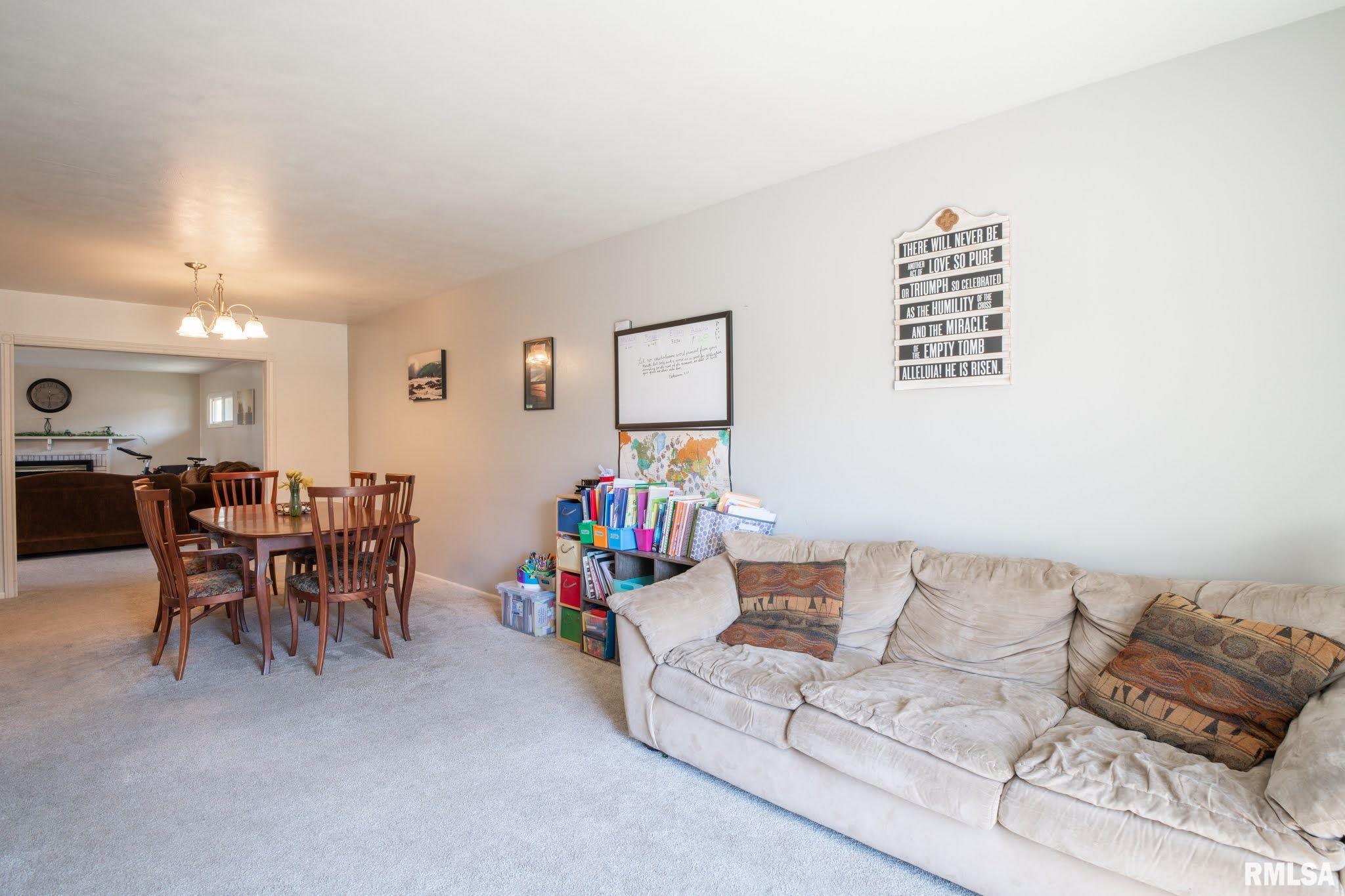 6126 North Hamilton Road Peoria, IL 61614 - Photo 8 of 49 Gallery Image 8