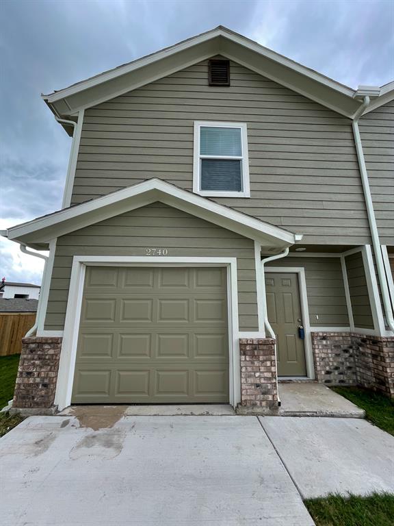 2740 Ginger Court Sherman, TX 75092 - Photo 1 of 16 a front view of a house