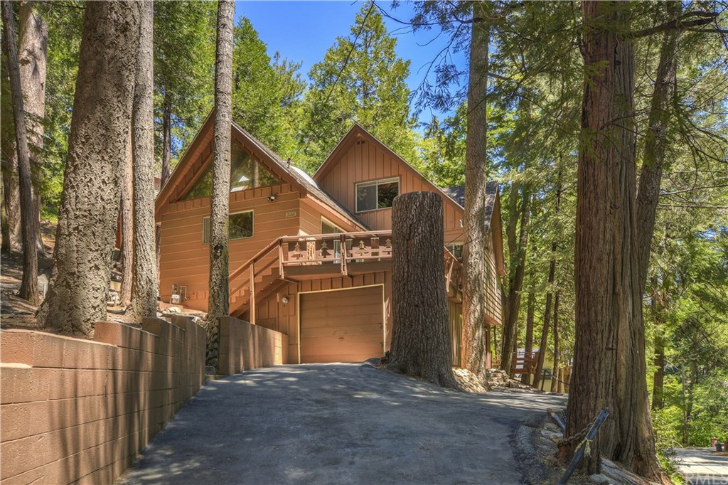 358 Cottage Grove Road Lake Arrowhead, CA 92352 - Photo 1 of 1 Driveway/ Front Extrance