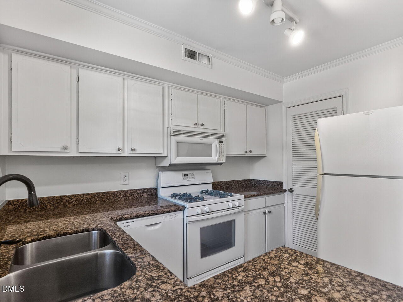 3749 Jamestown Circle Raleigh, NC 27609 - Photo 10 of 20 010-1280x960-kitchen