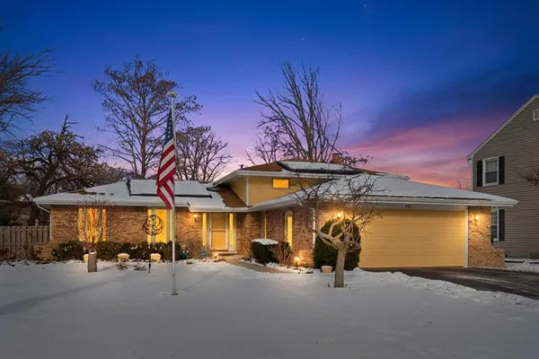 $329,900 | 883 Honey Lane, Crete, IL 60417