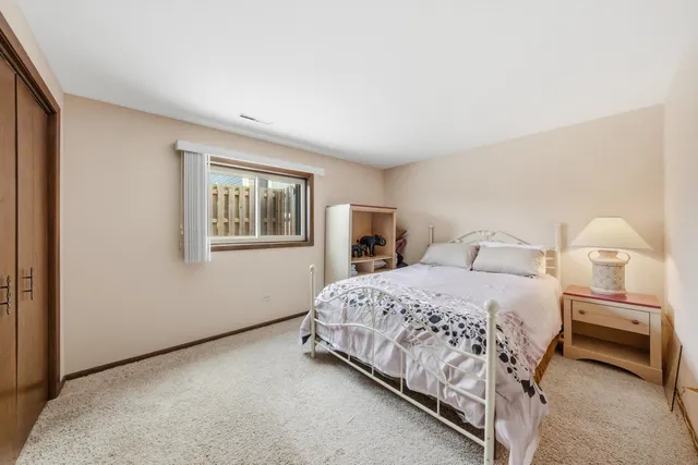 $339,900 | 883 Honey Lane, Crete, IL 60417