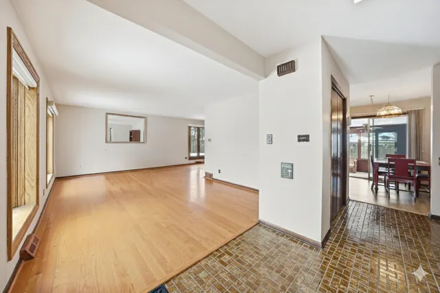 $339,900 | 883 Honey Lane, Crete, IL 60417