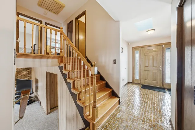 $339,900 | 883 Honey Lane, Crete, IL 60417