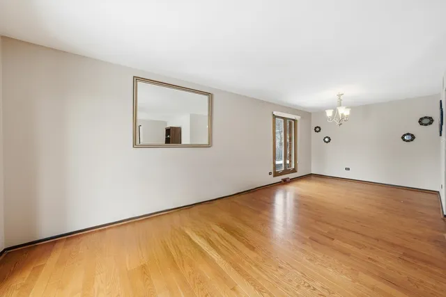 $339,900 | 883 Honey Lane, Crete, IL 60417