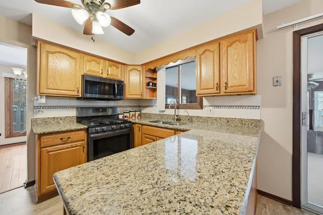 $339,900 | 883 Honey Lane, Crete, IL 60417