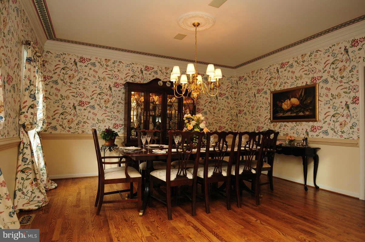 7858 Pembridge Road Manassas, VA 20112 - Photo 3 of 30 Dining Room
