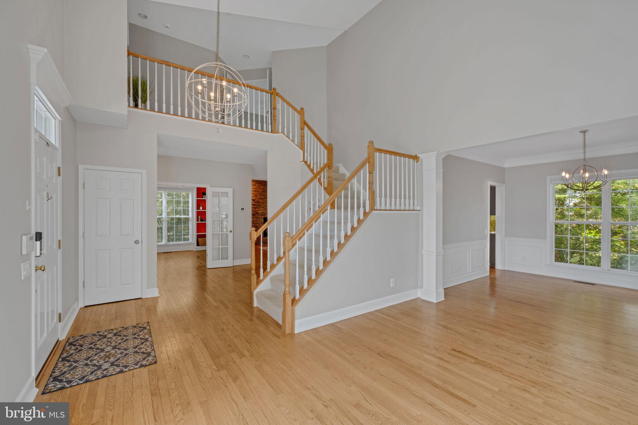 12504 Fox View Way Reston, VA 20191 - Photo 4 of 30 Entryway