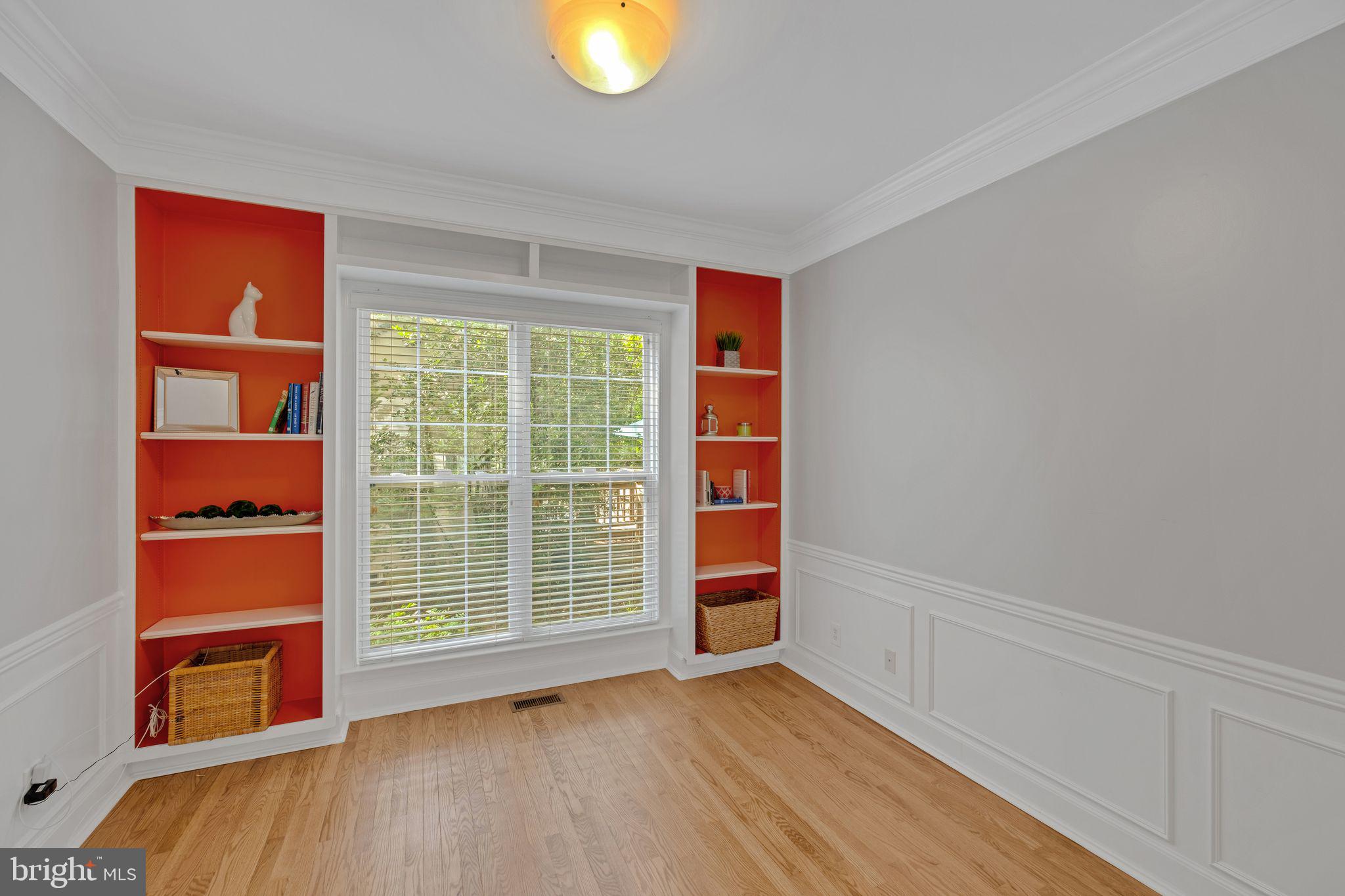 12504 Fox View Way Reston, VA 20191 - Photo 8 of 30 Office with built-ins