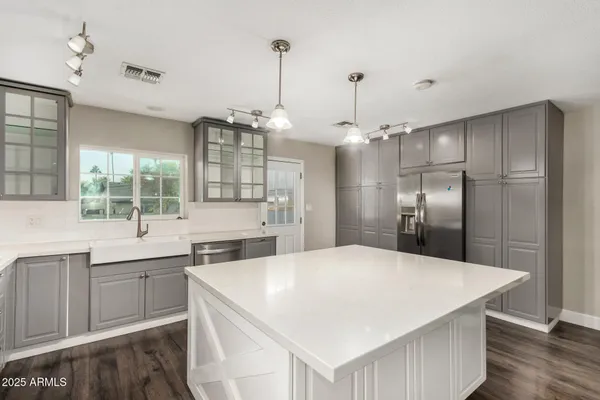 $610,000 | 1717 East Pebble Beach Drive, Tempe, AZ 85282