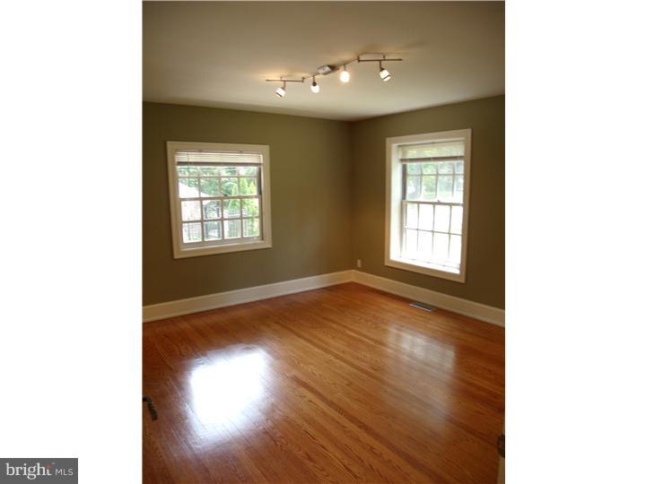 392 Marple Road Broomall, PA 19008 - Photo 2 of 6 Gallery Image 2