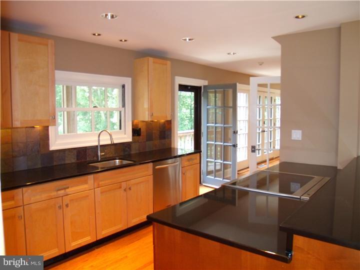 392 Marple Road Broomall, PA 19008 - Photo 5 of 6 Gallery Image 5