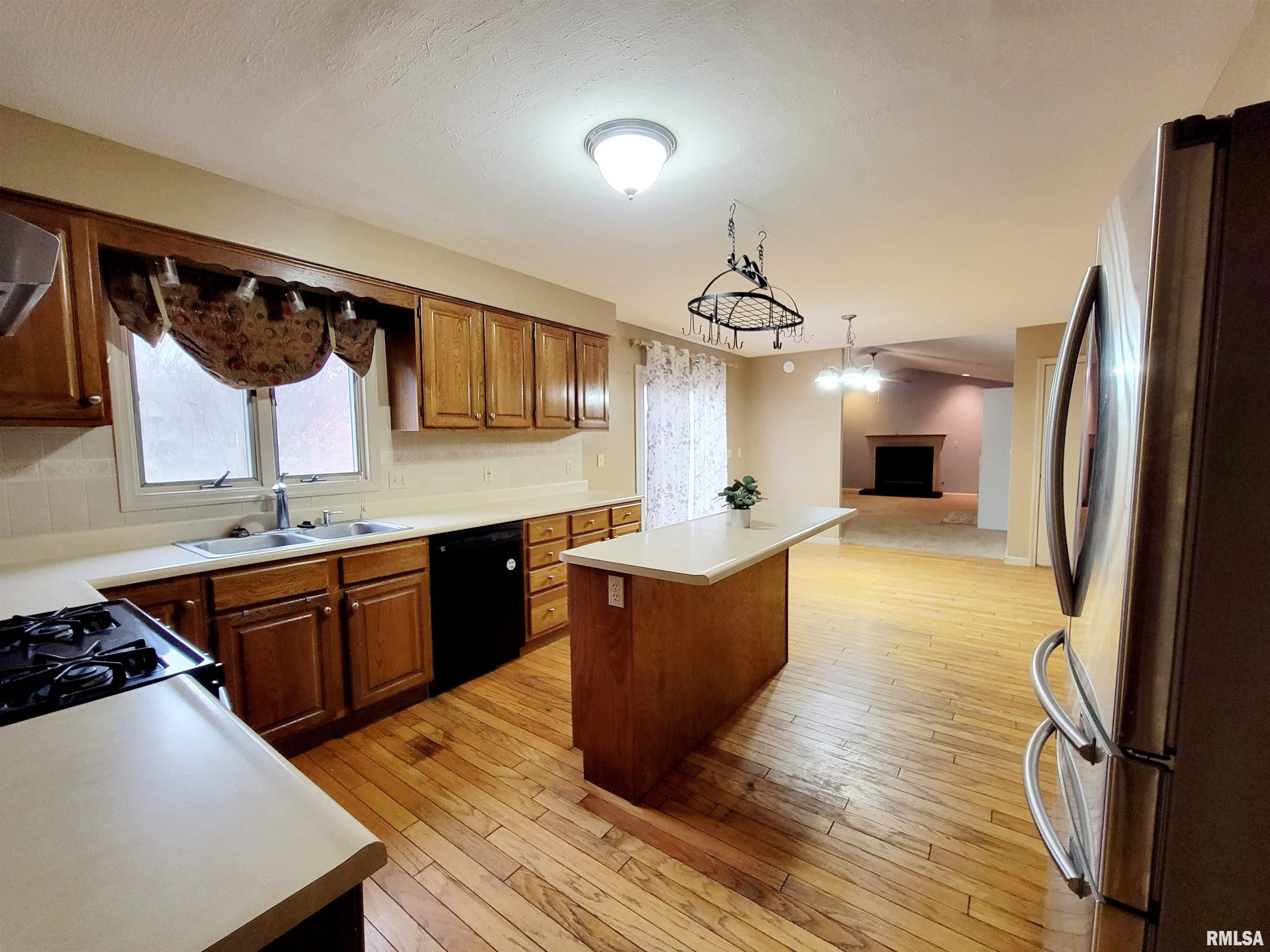 2728 North Rustic Ridge Drive Peoria, IL 61604 - Photo 13 of 47 Gallery Image 13