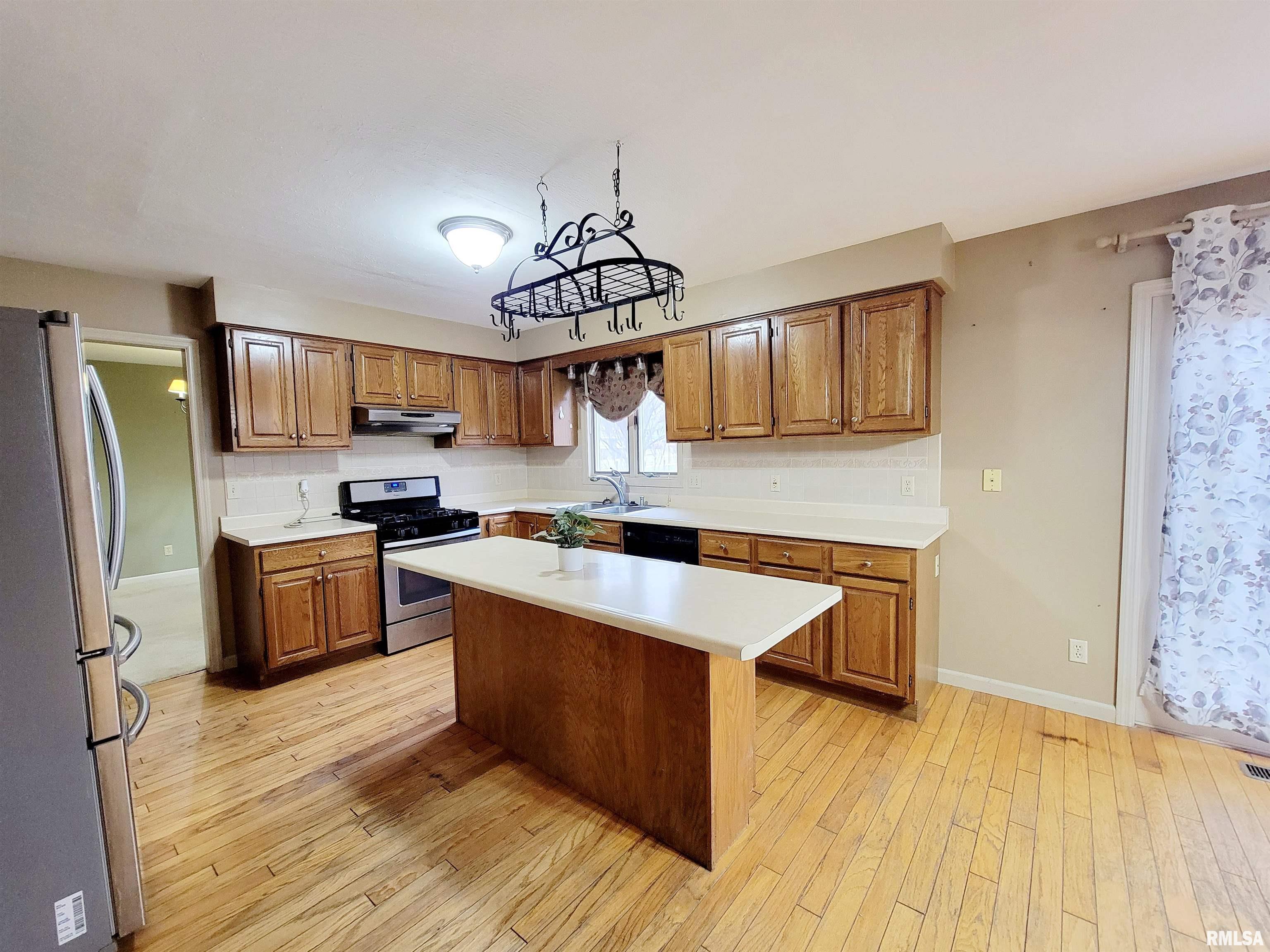 2728 North Rustic Ridge Drive Peoria, IL 61604 - Photo 15 of 47 Gallery Image 15