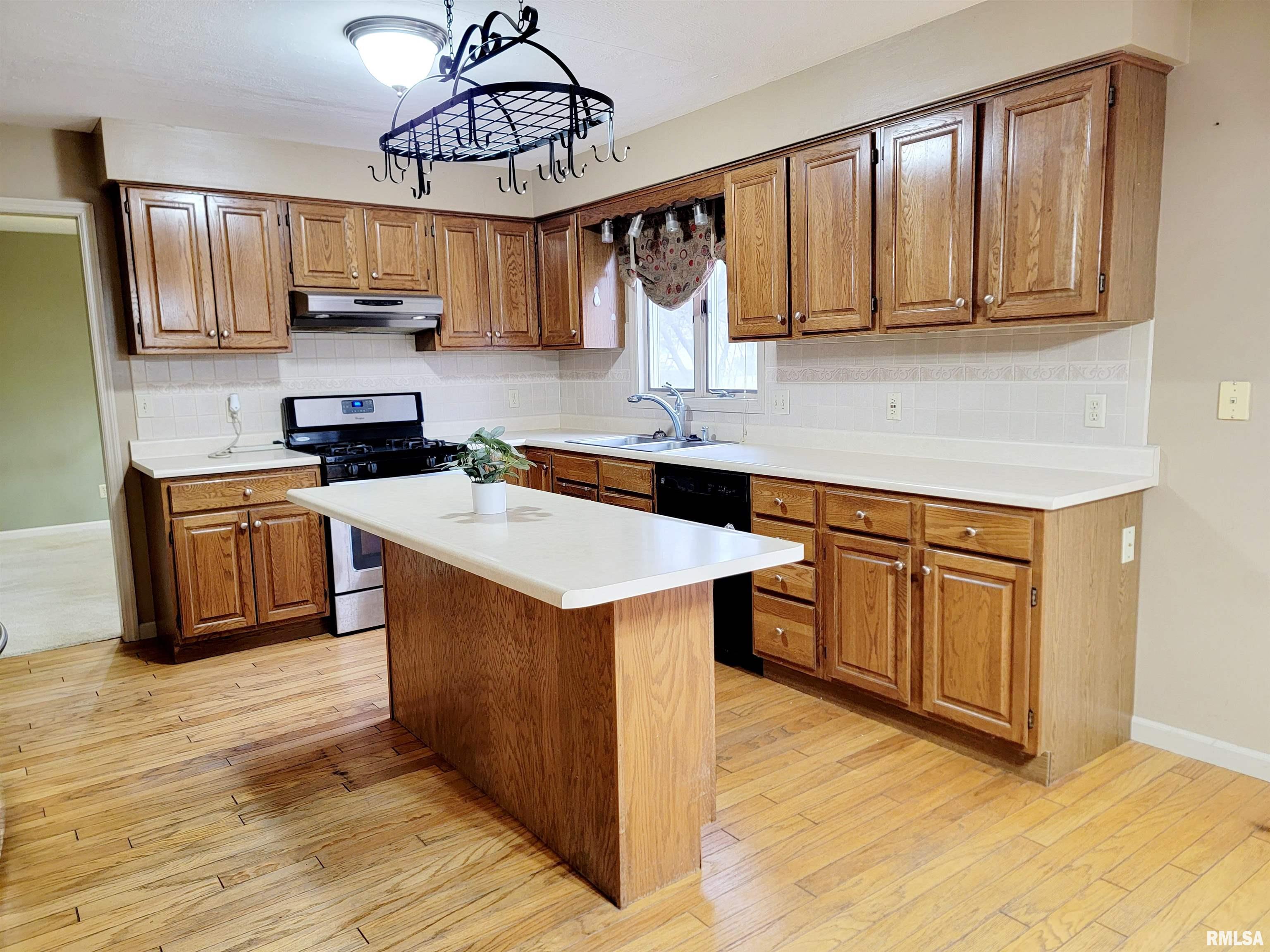 2728 North Rustic Ridge Drive Peoria, IL 61604 - Photo 17 of 47 Gallery Image 17