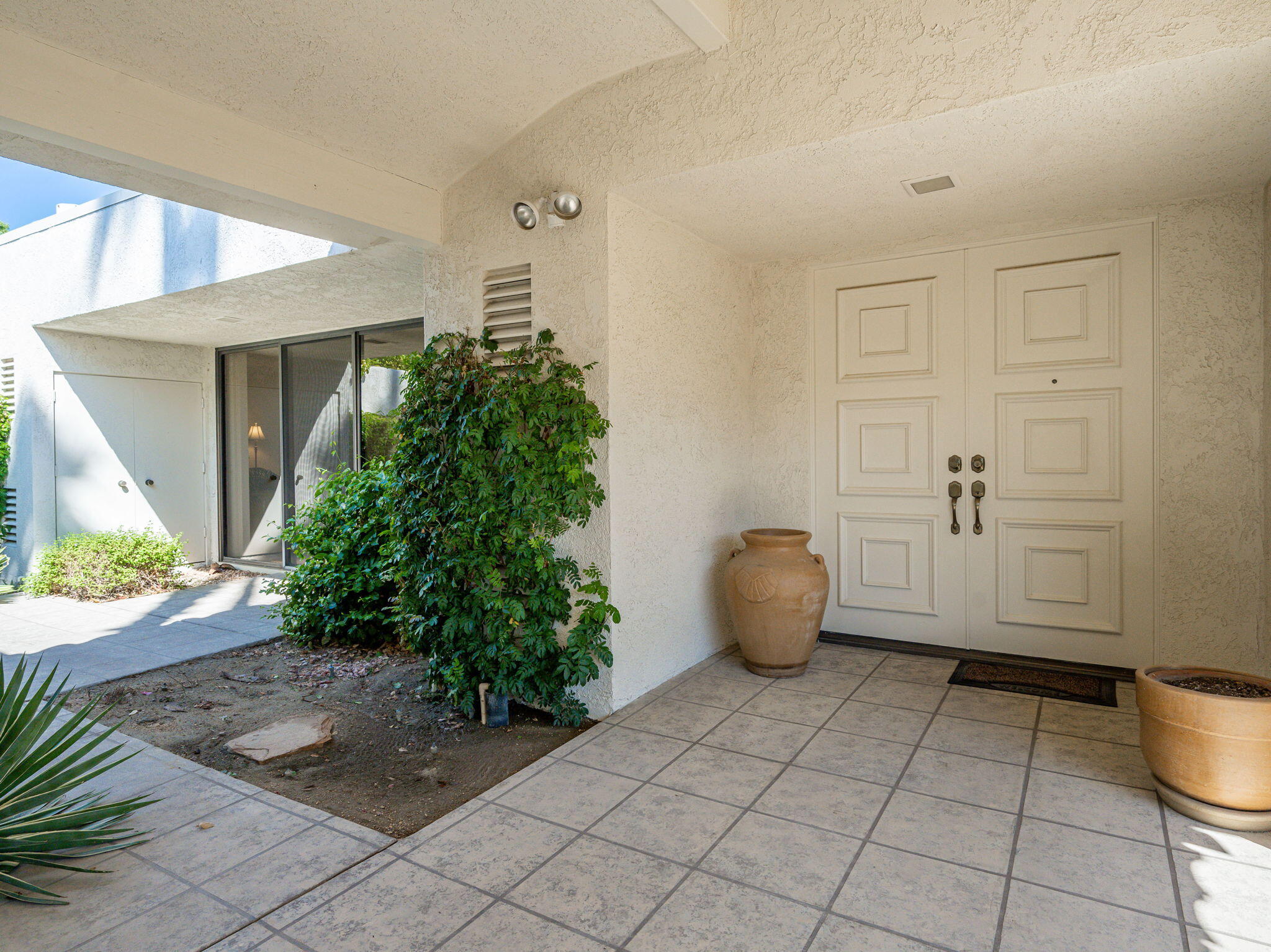 6 Trojan Court Rancho Mirage, CA 92270 - Photo 11 of 34 20-web-or-mls-LE_Trojan_OPMG_0823_020