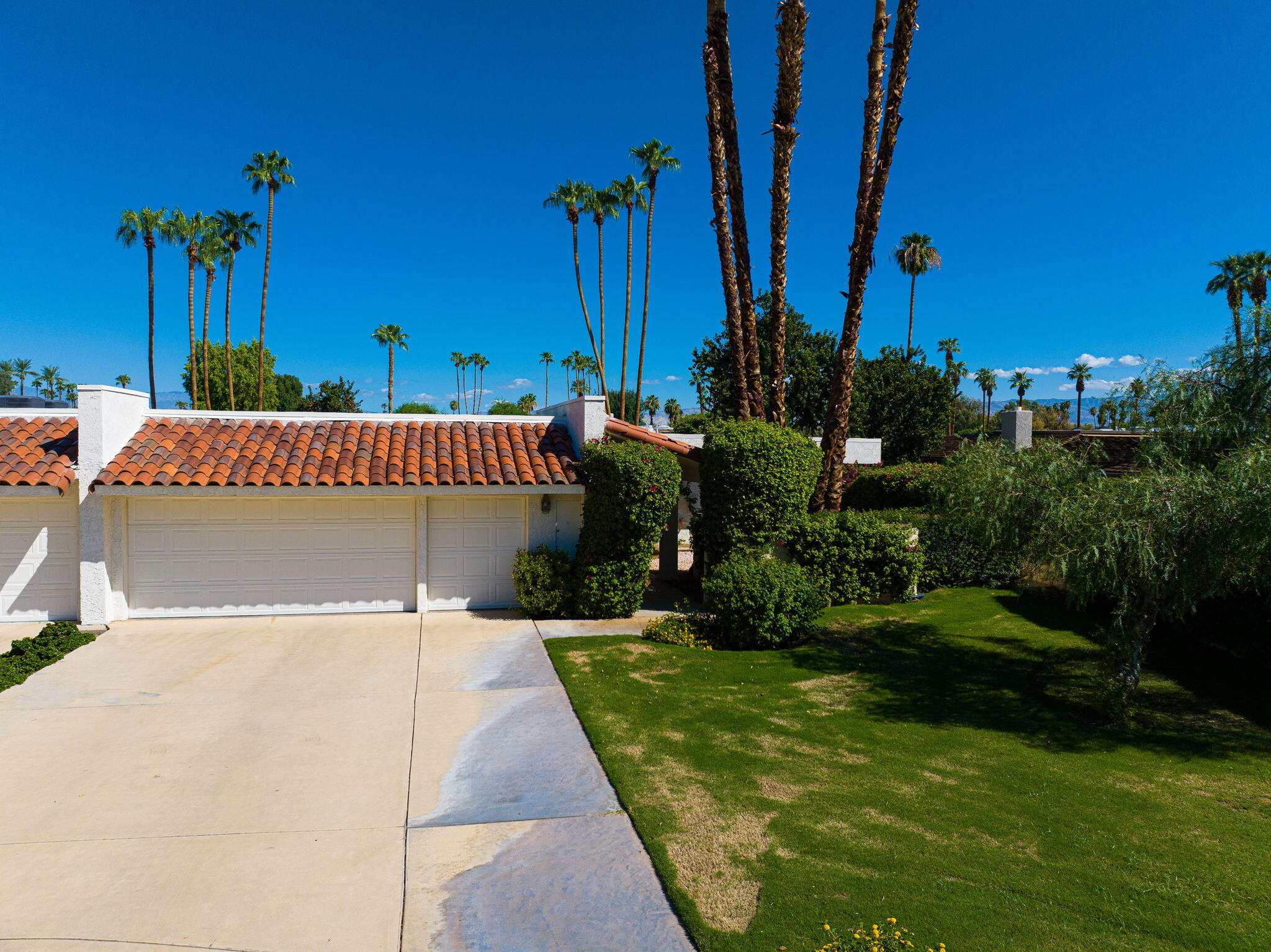 6 Trojan Court Rancho Mirage, CA 92270 - Photo 3 of 34 3-web-or-mls-LE_Trojan_OPMG_0823_003
