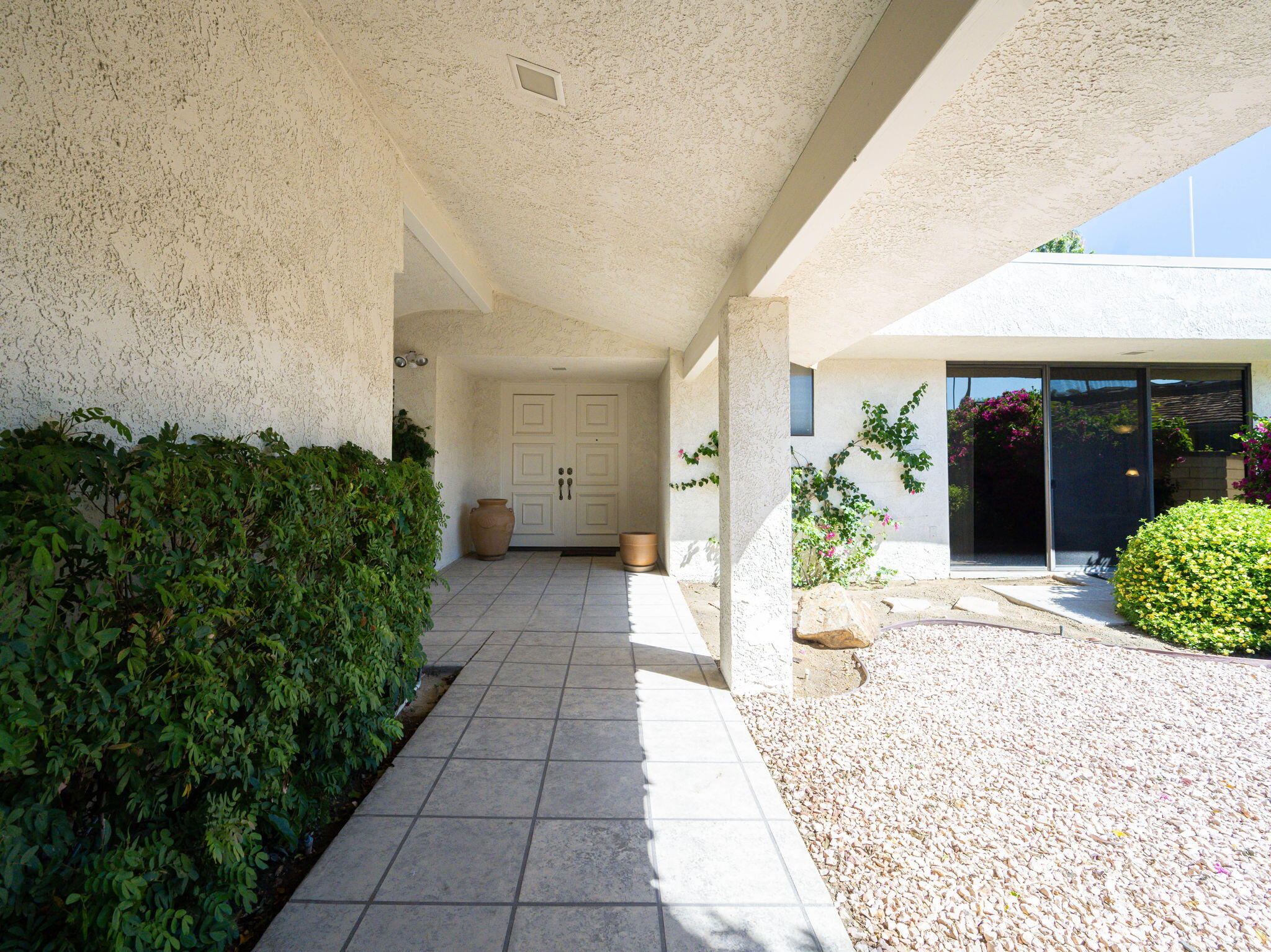 6 Trojan Court Rancho Mirage, CA 92270 - Photo 8 of 34 17-web-or-mls-LE_Trojan_OPMG_0823_017