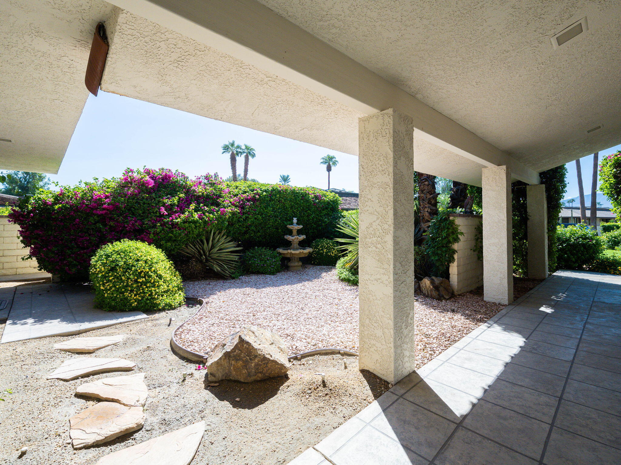 6 Trojan Court Rancho Mirage, CA 92270 - Photo 9 of 34 18-web-or-mls-LE_Trojan_OPMG_0823_018