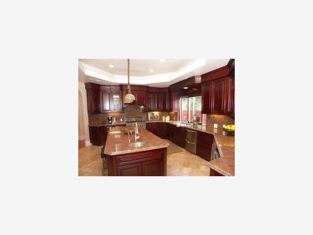 22714 Alcalde Road Cupertino, CA 95014 - Photo 4 of 9 Gallery Image 4