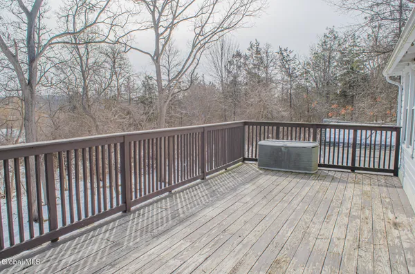 $519,999 | 8874 Rte 9W, Athens, NY 12015