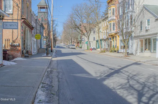 $519,999 | 8874 Rte 9W, Athens, NY 12015