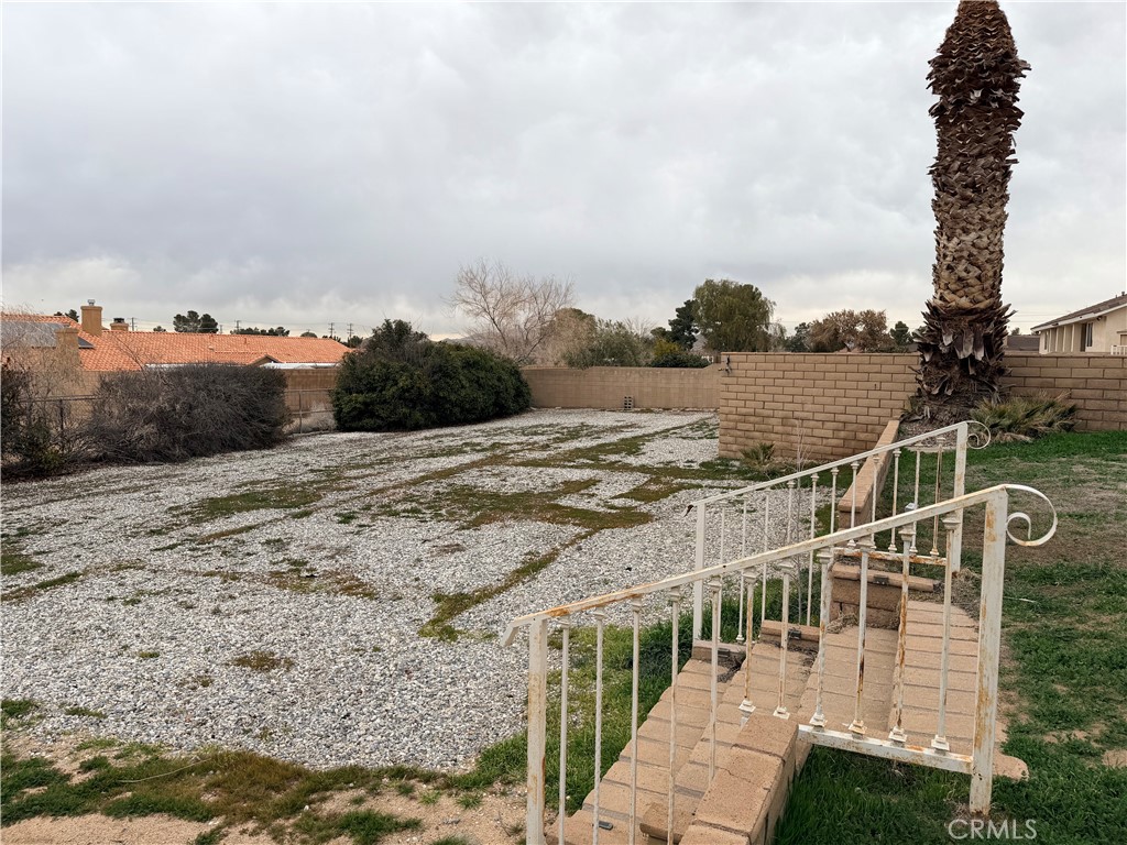 14840 Pamlico Road Apple Valley, CA 92307 - Photo 37 of 39 a view of a terrace with skyline