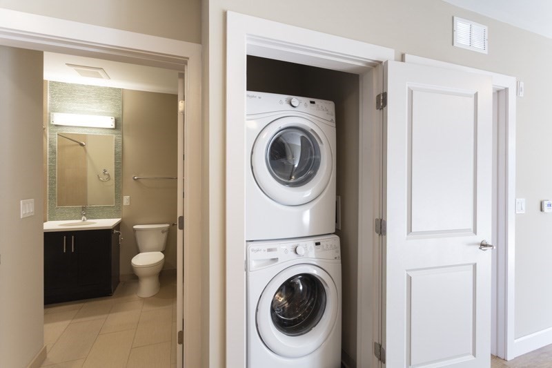 33 Rogers Street, Unit 402 Cambridge, MA 02142 - Photo 4 of 8