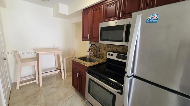 $1,650 | 3221 Northeast 7th Street, Unit 1, Pompano Beach, FL 33062