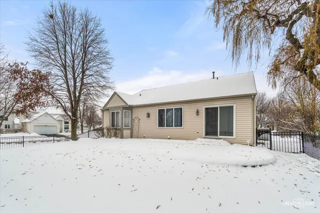 $2,850 | 3018 Coastal Drive, Aurora, IL 60503