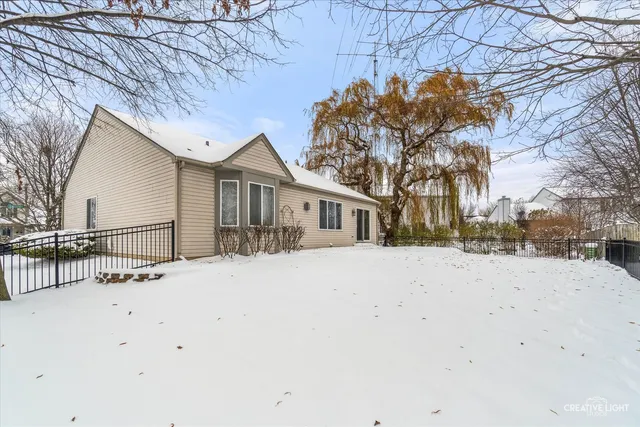 $2,850 | 3018 Coastal Drive, Aurora, IL 60503