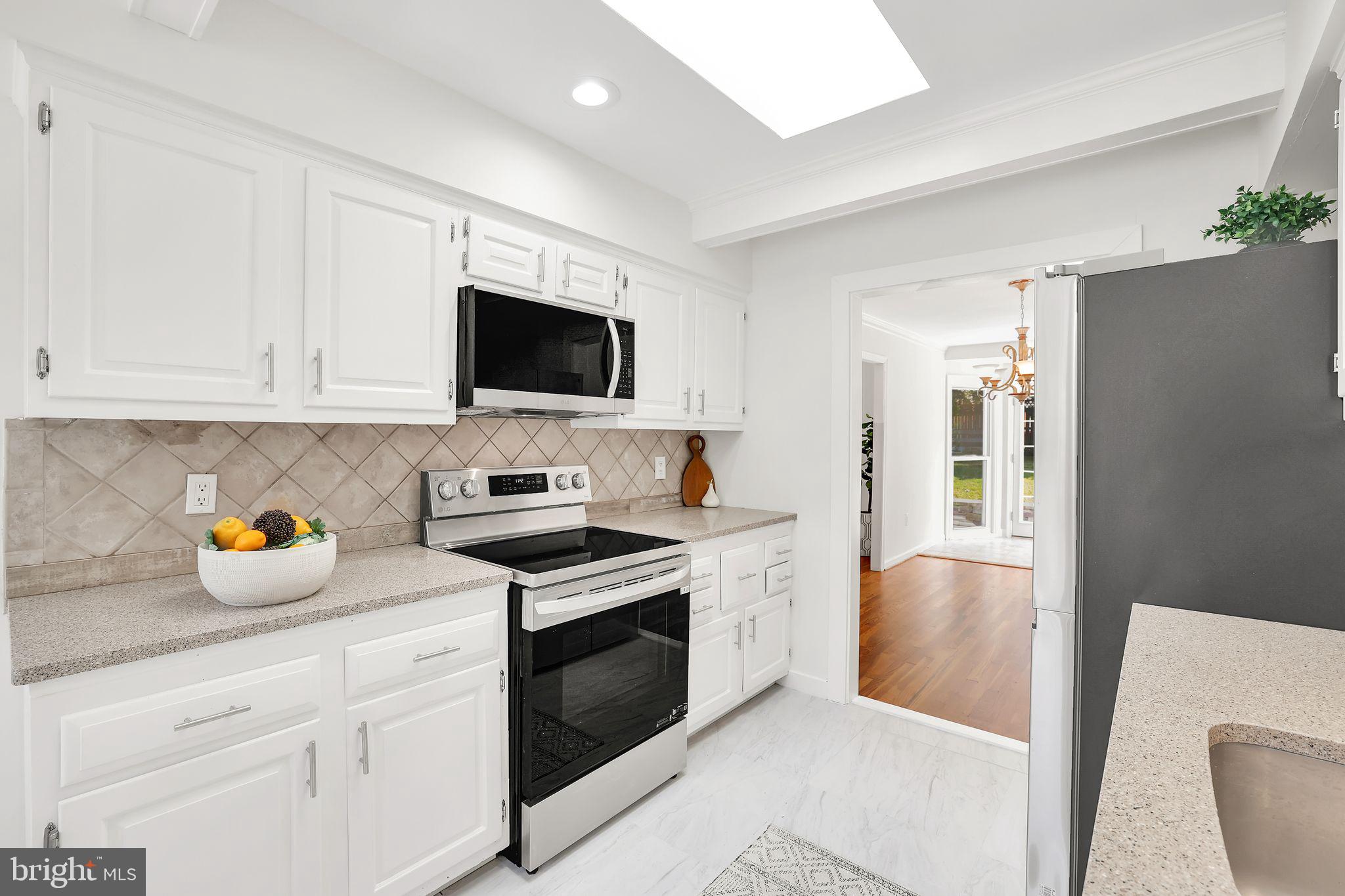 8815 Tuckerman Lane Potomac, MD 20854 - Photo 11 of 69