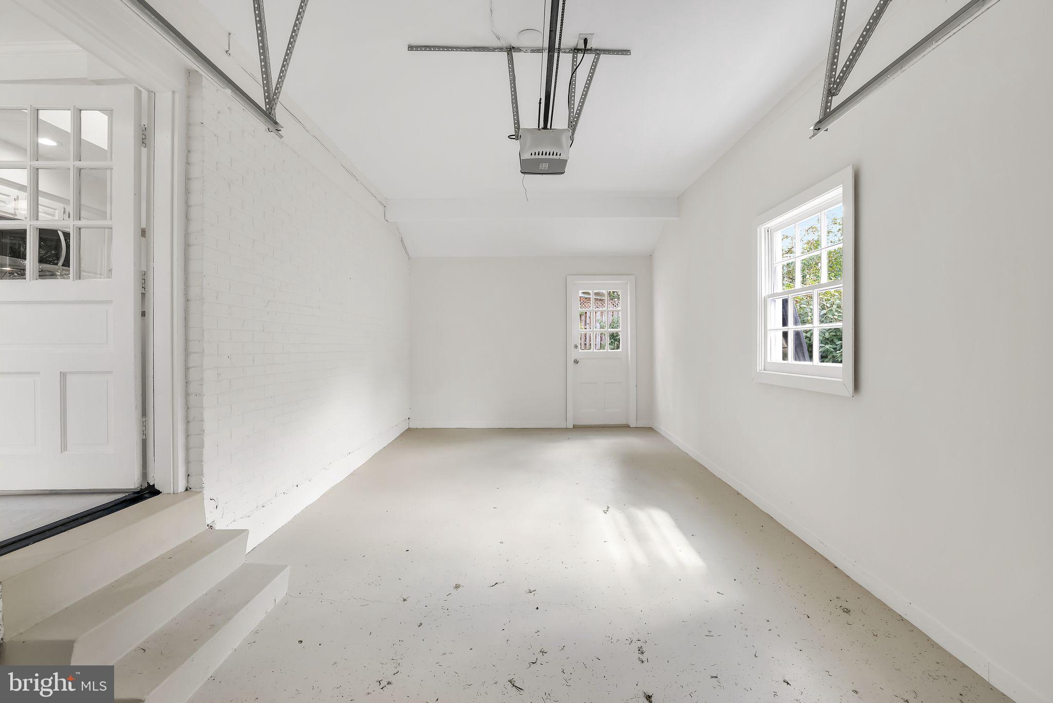 8815 Tuckerman Lane Potomac, MD 20854 - Photo 15 of 69