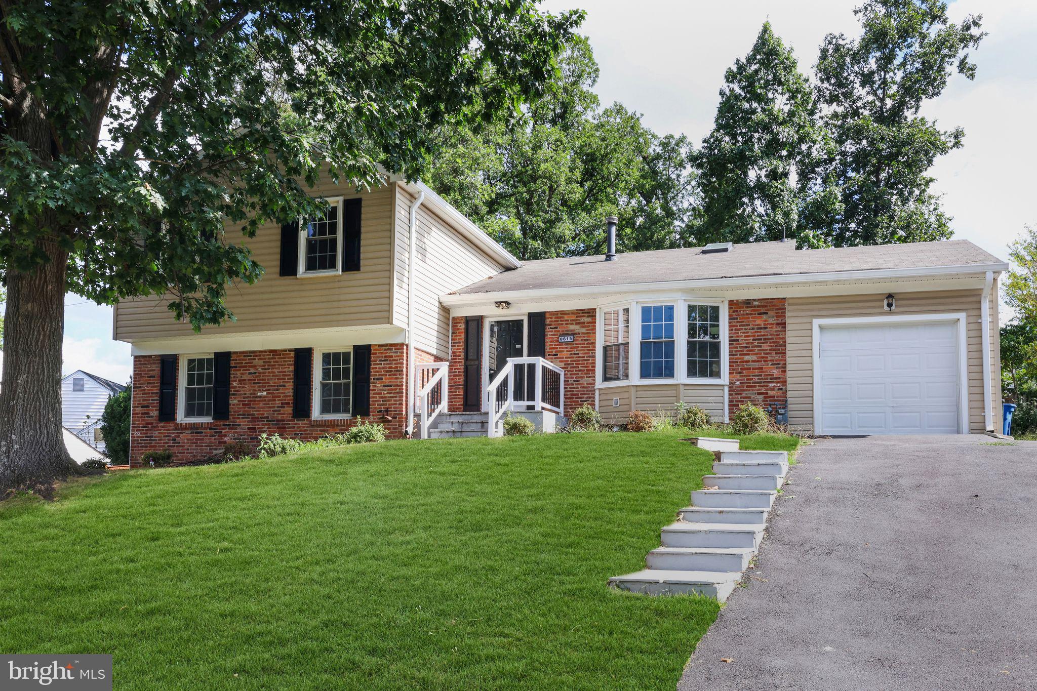 8815 Tuckerman Lane Potomac, MD 20854 - Photo 3 of 69