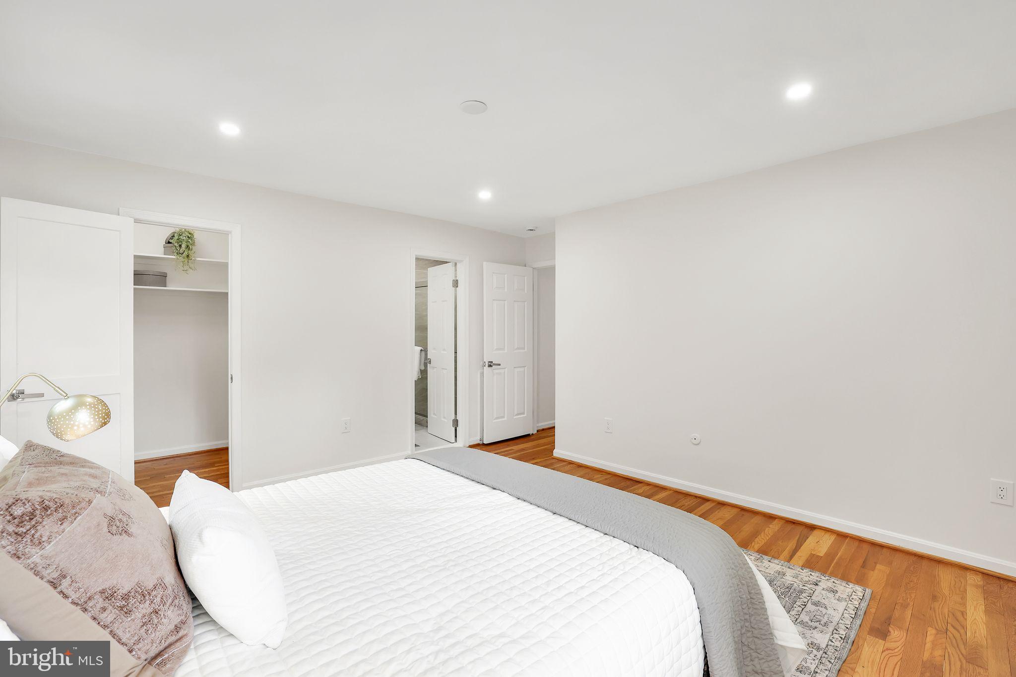 8815 Tuckerman Lane Potomac, MD 20854 - Photo 31 of 69