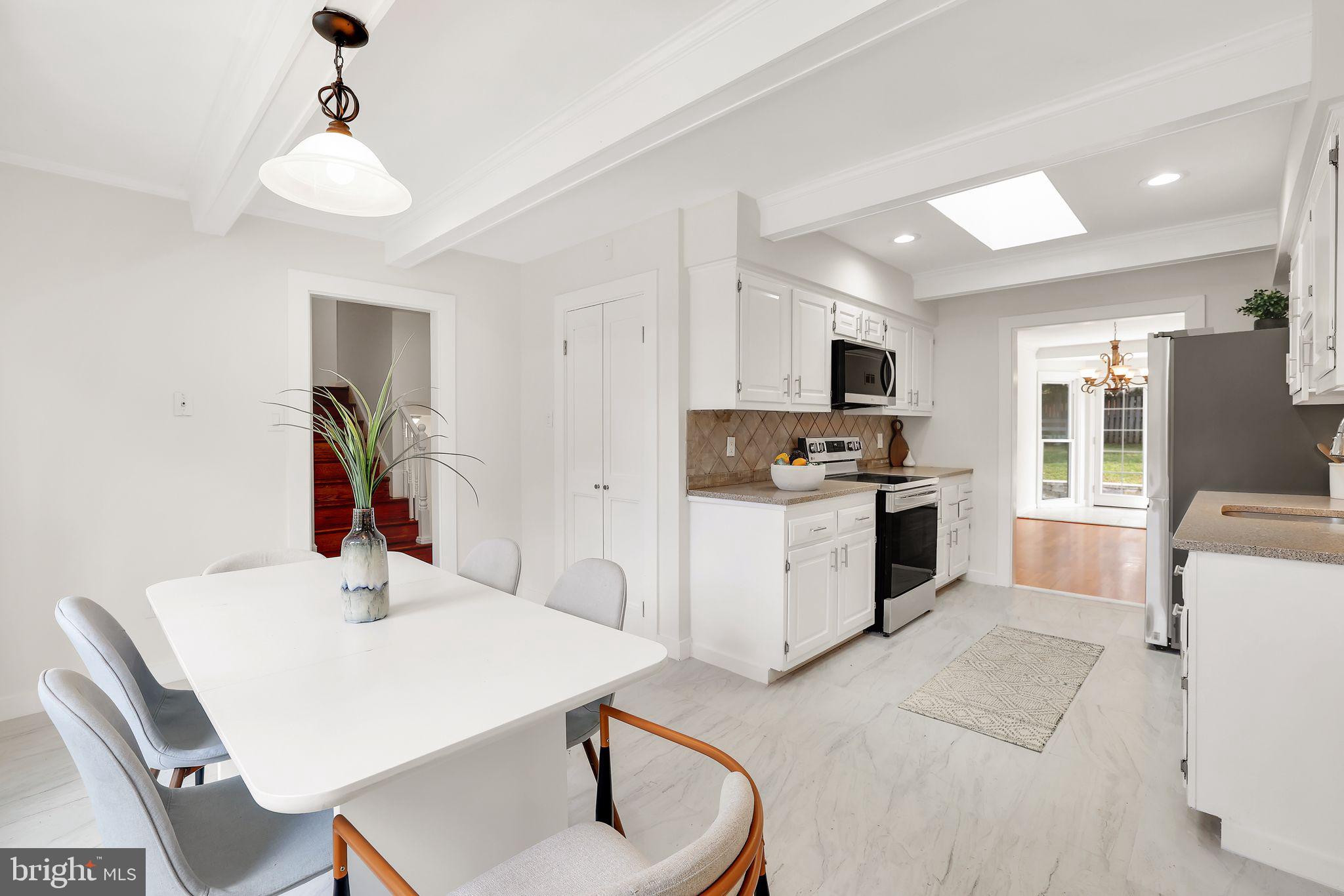 8815 Tuckerman Lane Potomac, MD 20854 - Photo 9 of 69