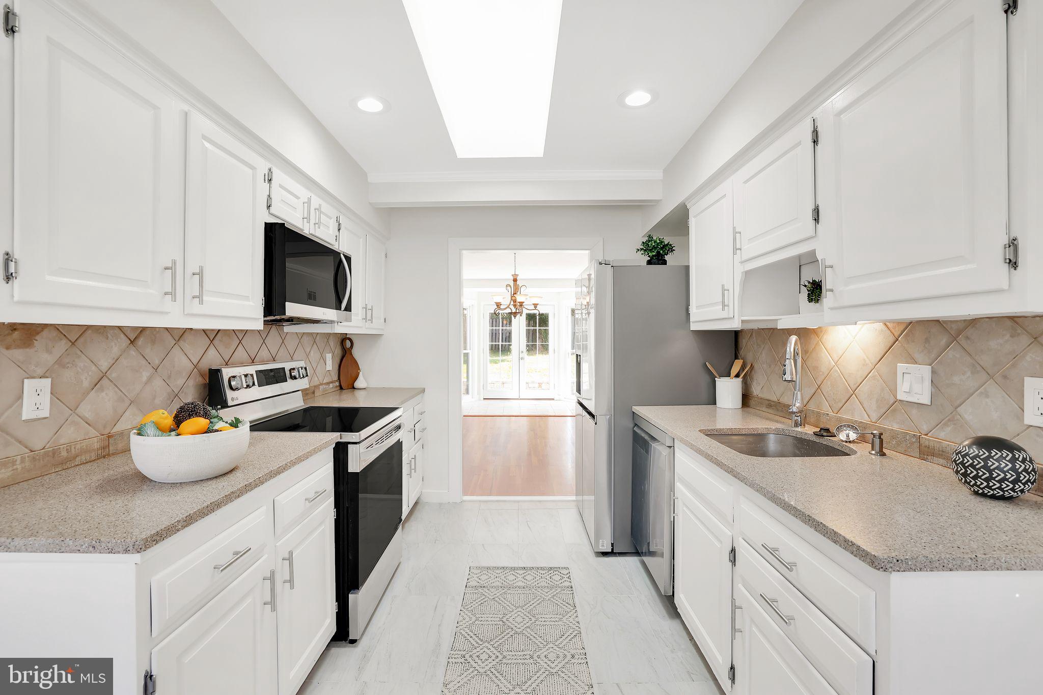 8815 Tuckerman Lane Potomac, MD 20854 - Photo 10 of 69