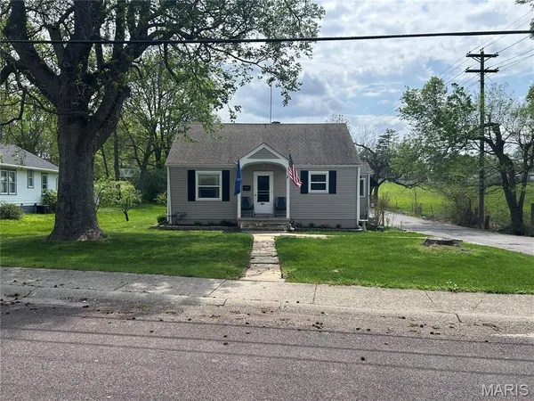 $500,000 | 530 Hall Street, Troy, MO 63379