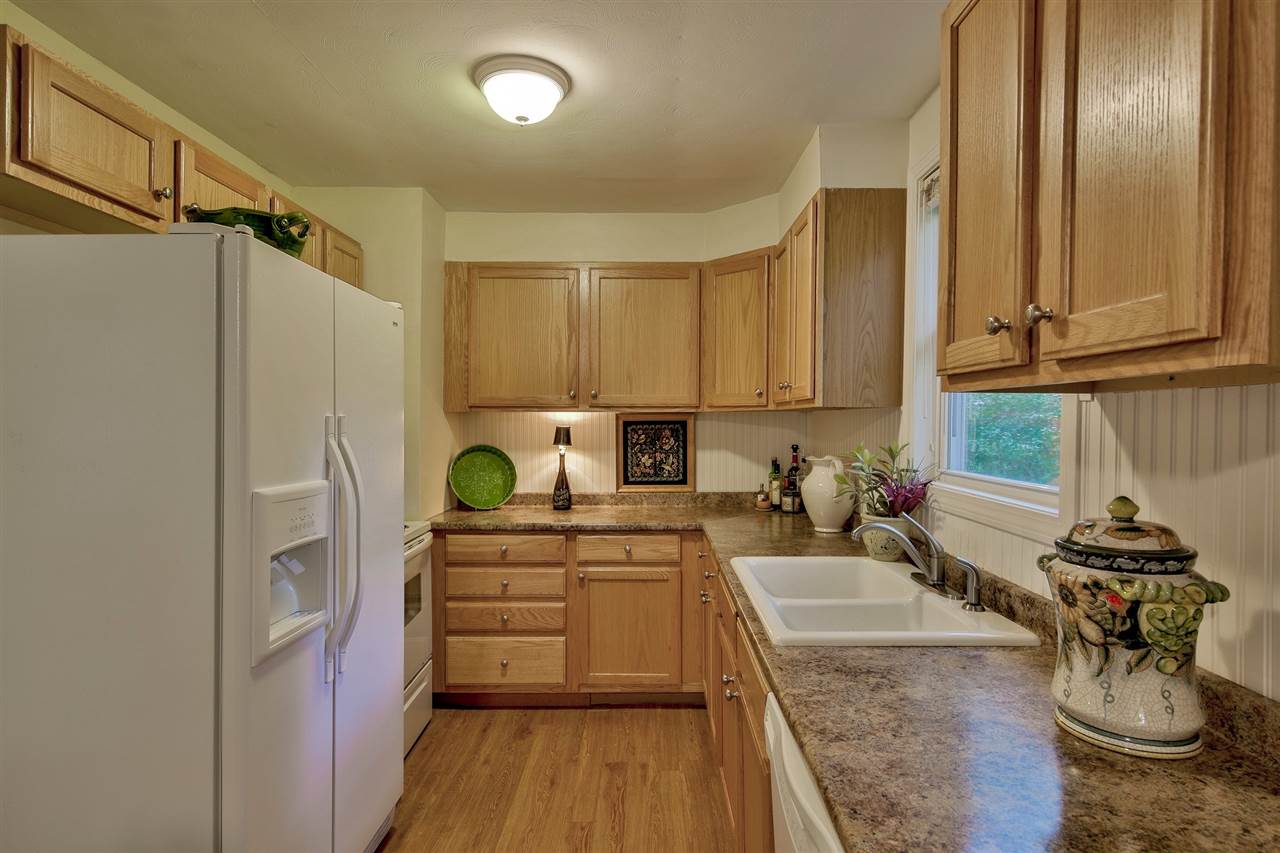 110 Seaverns Bridge Road Merrimack, NH 03054 - Photo 4 of 24