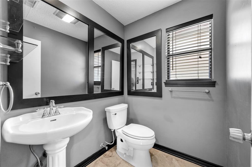 6018 Raleigh Drive Garland, TX 75044 - Photo 16 of 32