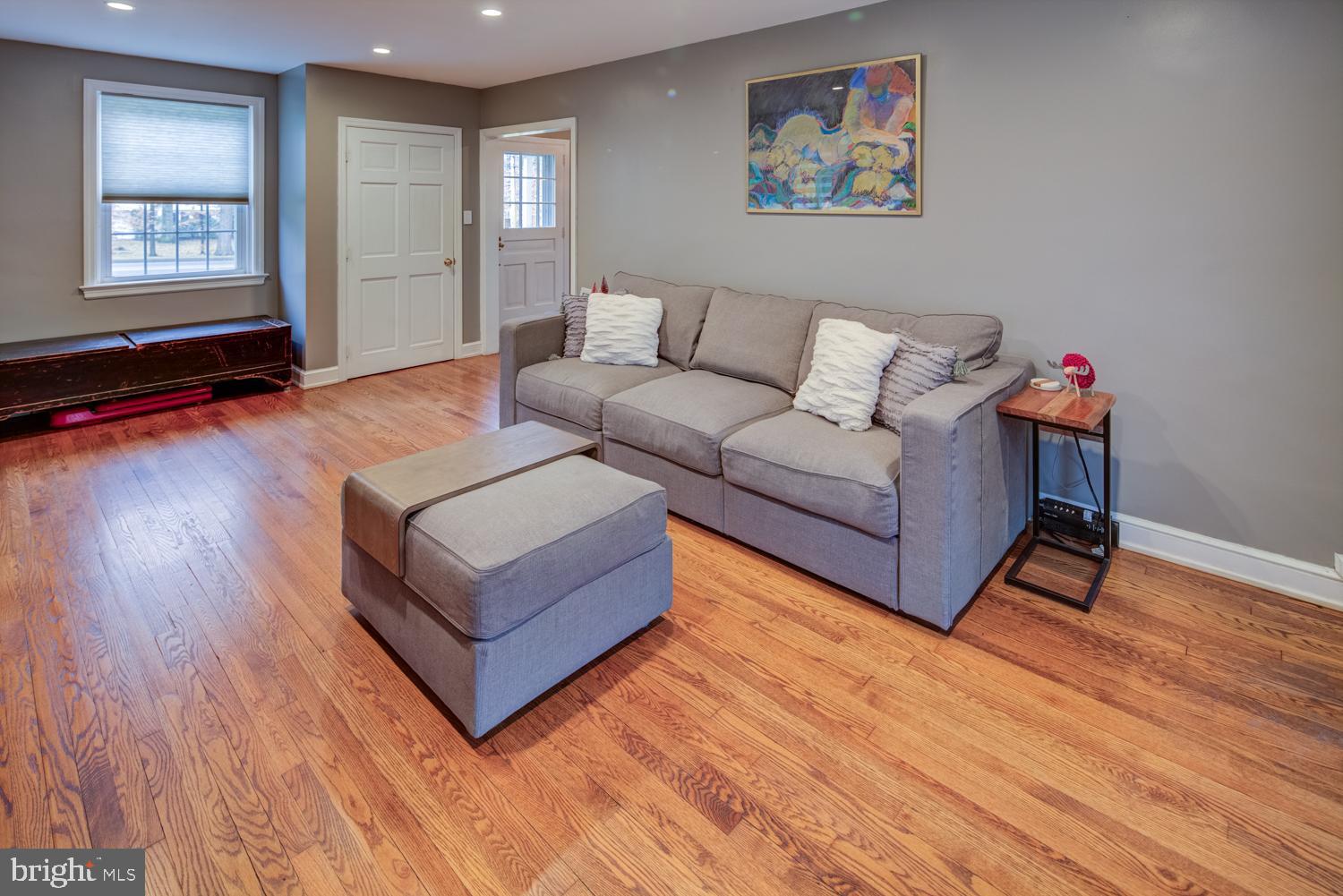 2012 Silverside Road Wilmington, DE 19803 - Photo 11 of 28 Living room