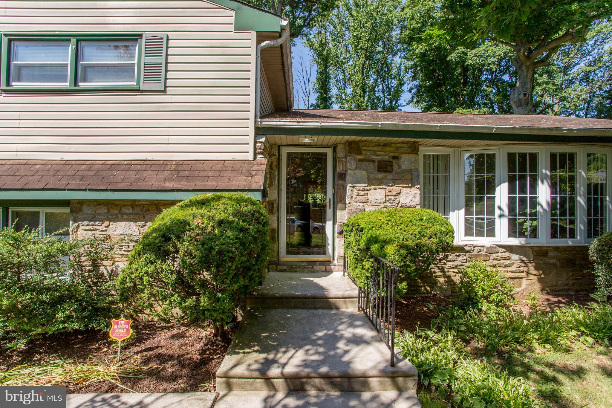 300 Old Farm Road Wyncote, PA 19095 - Photo 2 of 59 Front entrance
